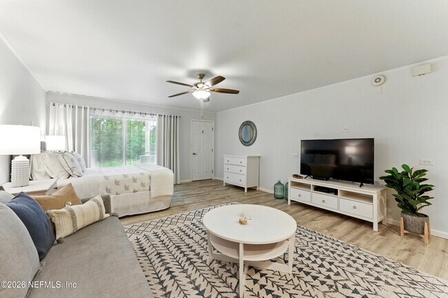 Building Photo - 658 Summer Pl