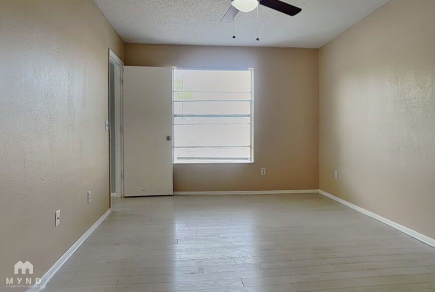 Building Photo - 107 Northlake Dr