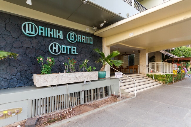 Building Photo - 134 Kapahulu Ave