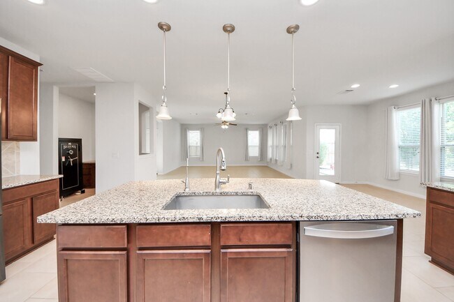 Building Photo - 5118 Kingship Ct