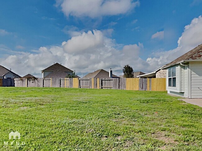 Building Photo - 14906 Sparks Ct