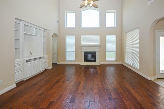 Building Photo - 8707 Westbrook Forest Dr