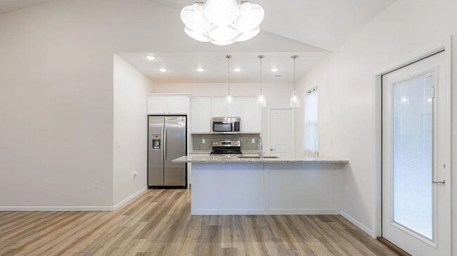 Building Photo - Don't miss out on this beautiful home!