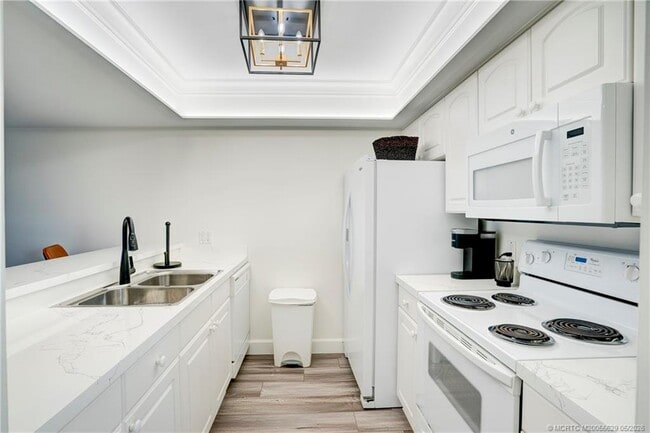 Building Photo - 5601 NE Gulfstream Way