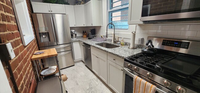 Building Photo - 1322 Floyd Ave