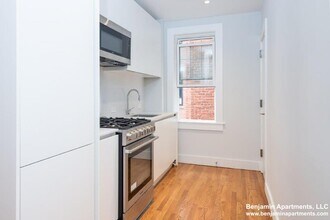 Building Photo - 18 Forest St