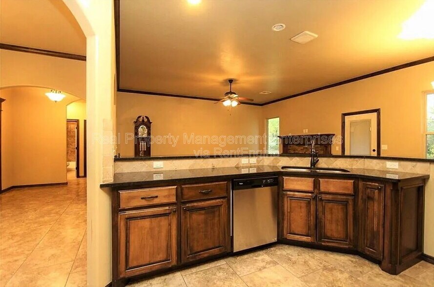 Building Photo - 1661 Appaloosa Dr
