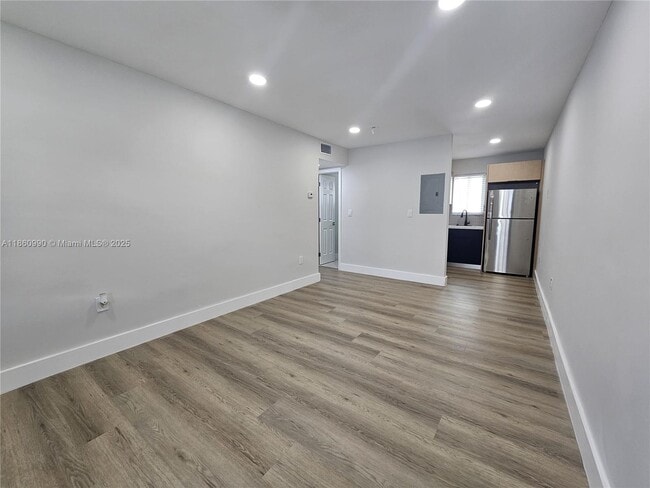 Building Photo - 560 NE 63rd St