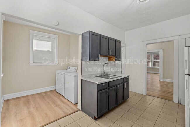 Building Photo - 4102 California Ave