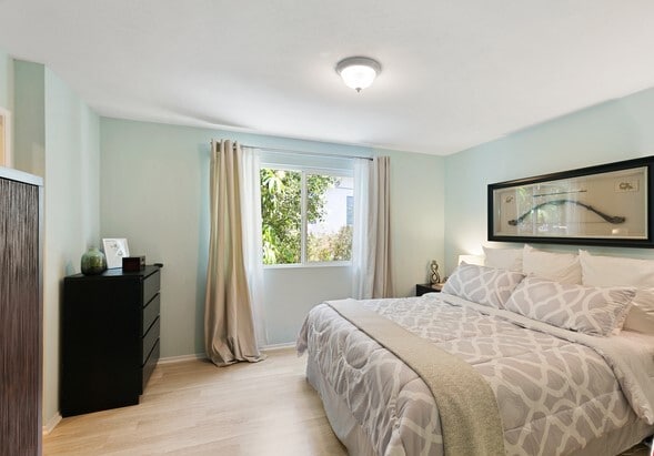 Master bedroom - 3640 Cardiff Ave