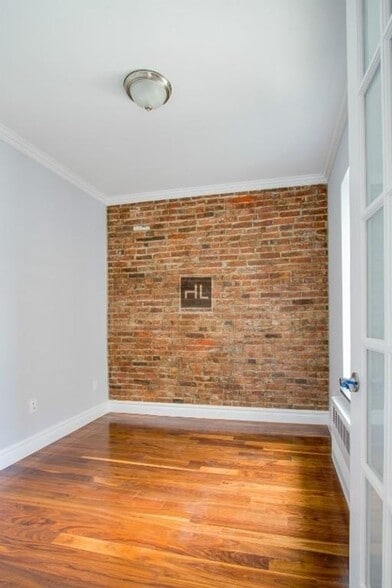 Primary Photo - Mott Street