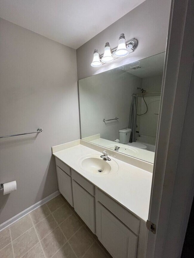 Building Photo - Spacious 2-Bedroom Townhome with Finished Studio Suite – Prime Location!