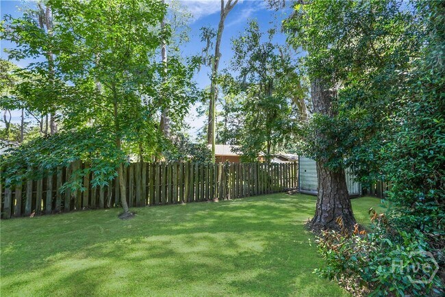 Building Photo - 9 Hillyer Dr