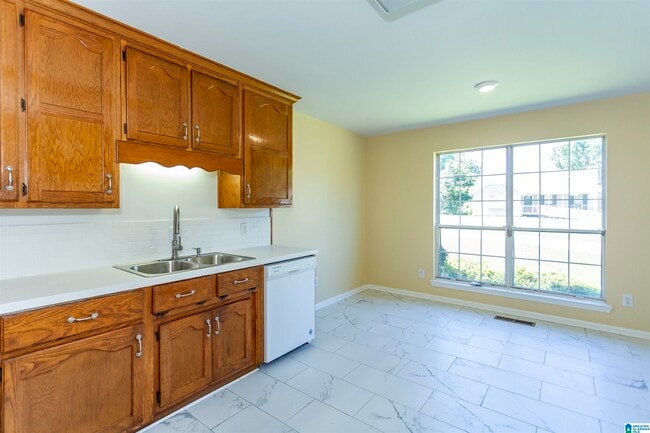 Building Photo - 713 Jason Cir