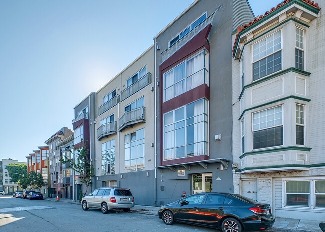 Building Photo - 68 Harriet St