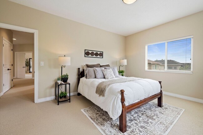 Building Photo - Executive Furnished Home For Rent In Orem!