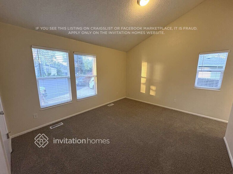 Building Photo - 455 Hickory Pl