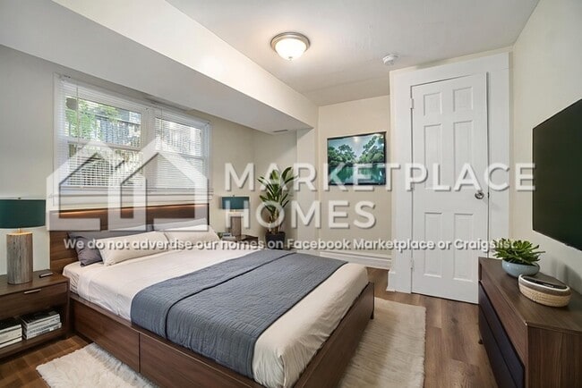 Building Photo - 717 Kalb St SE