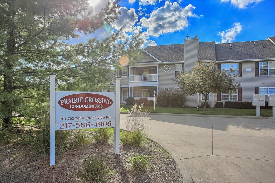 Prairie Crossing Entrance - 703 N Prairie View Rd