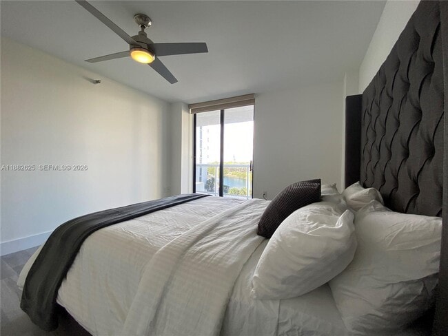 Building Photo - 20515 E Country Club Dr