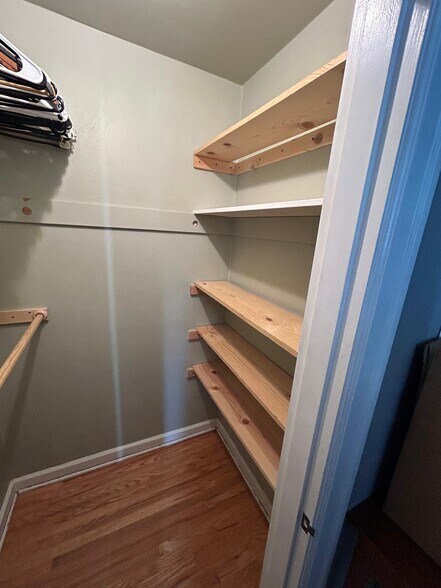 Master Bedroom - 430 Jason Ave N