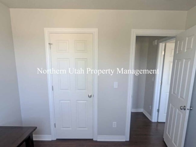 Building Photo - 3 Bed 2 Bath - HVAC