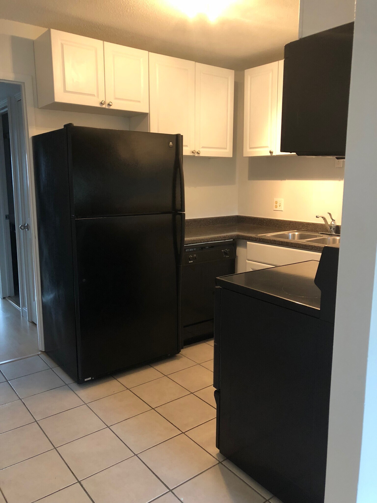 Building Photo - 124 Quarry Hill Rd