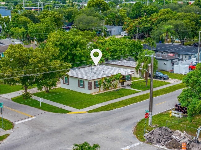 Building Photo - 6044 Funston St