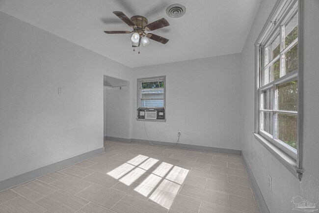 Building Photo - 3211 Torres Ave