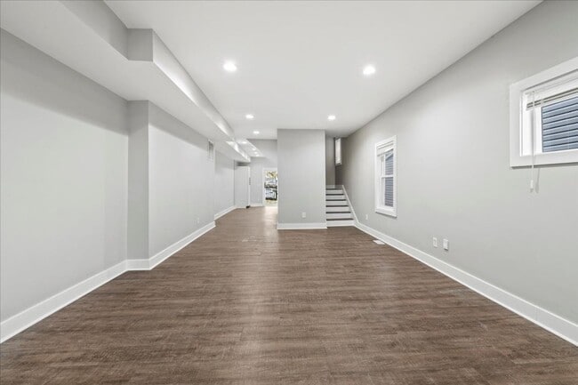 Building Photo - 201 N Gray St