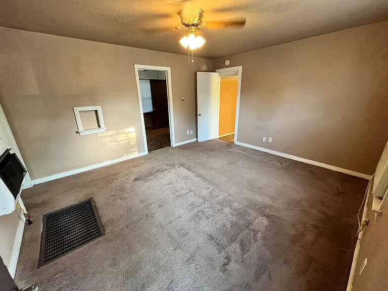 Building Photo - 1407 Felix Pl