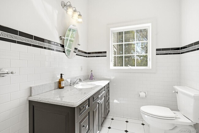 Building Photo - 60 Hillside Ln