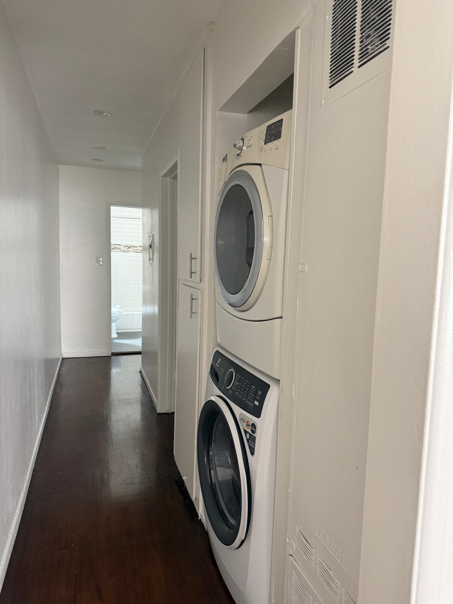 Building Photo - 1231 N Formosa Ave