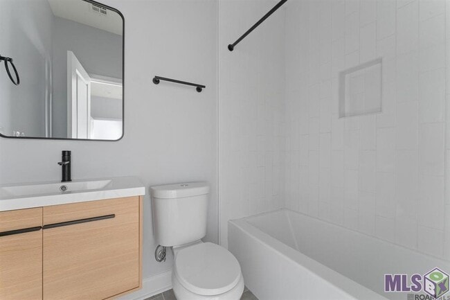 Building Photo - 1714 Tricou St