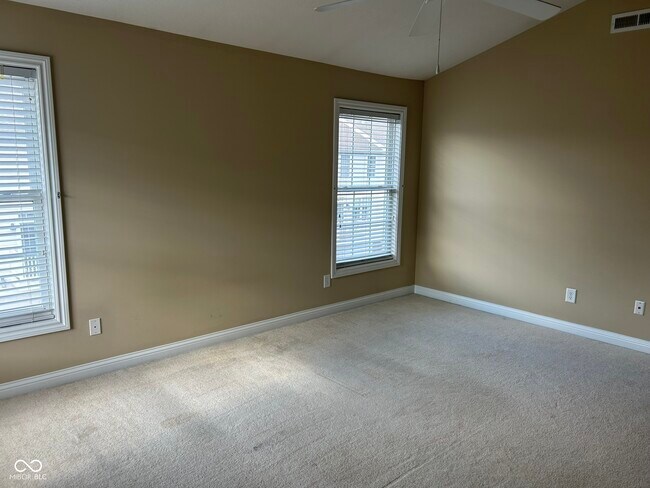 Building Photo - 8645 Meridian Square Dr