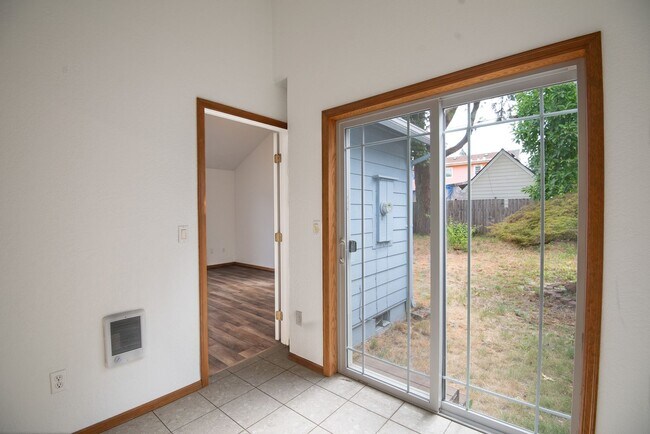 Building Photo - Single-level Home Near Salem's revitalized downtown