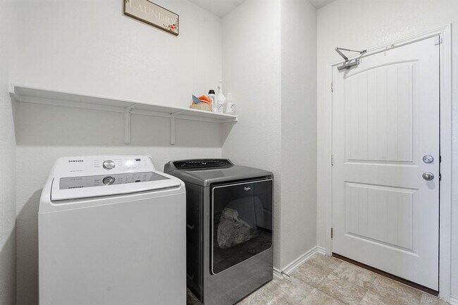 Building Photo - 13812 Virtue St