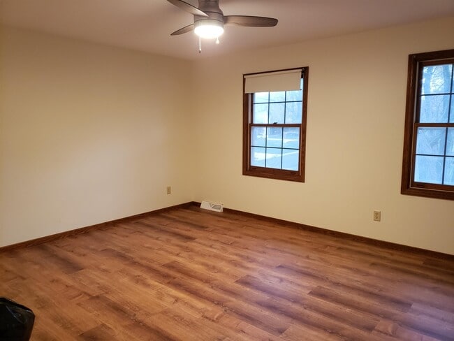 Building Photo - 7620 Westchester Dr