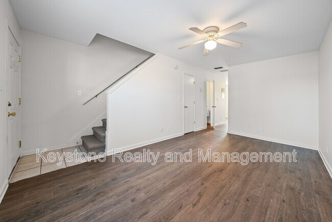 Building Photo - 3300 Royster Ln