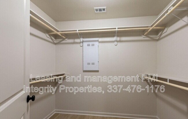 Building Photo - 101 Foster Grove Drive