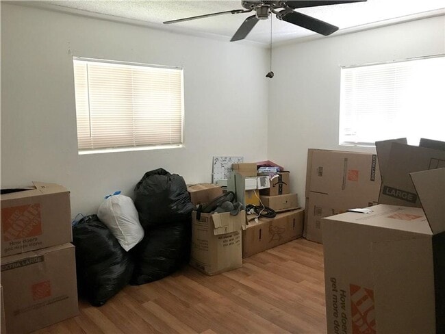 Building Photo - 5 Bedroom 3 Full Baths on the Southside