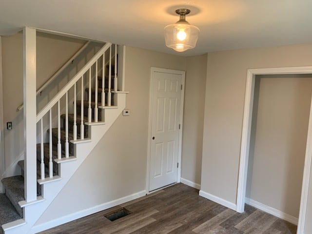 Living Room - 189 S Main St