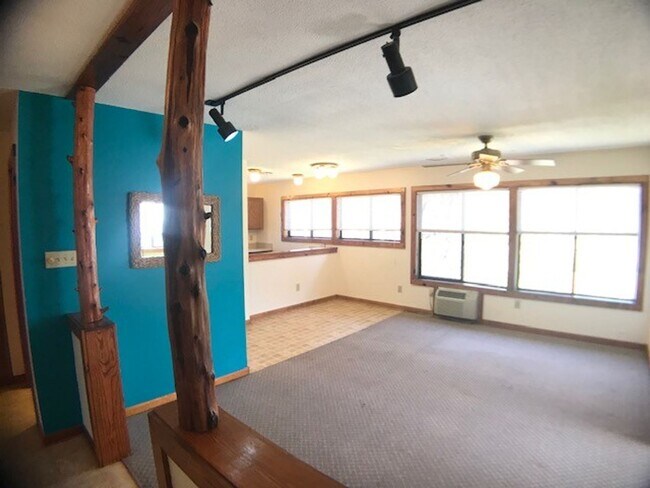 Building Photo - 106 Pleasant Dr