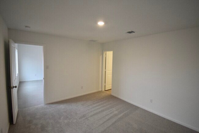 Building Photo - 1526 Pile Trl