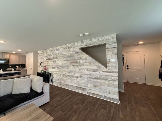 Building Photo - Fully Furnished - Move in Ready - Less than 12 month lease in SNEADS FERRY