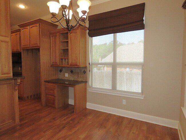 Building Photo - Extraordinary 3 Bedroom, 2 Bath Home in Southeast Tyler! Coming Soon!