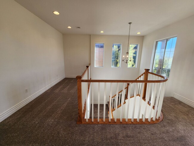 Building Photo - A Fabulous 4 Bedroom House in Mtn Edge. Ma...