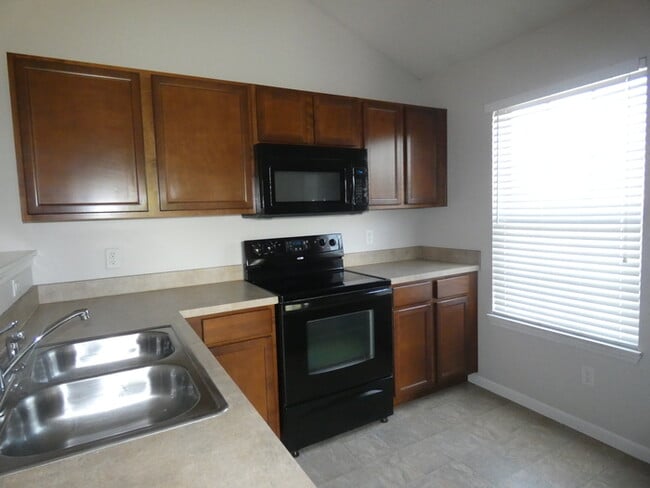 Building Photo - Beautiful Condo!