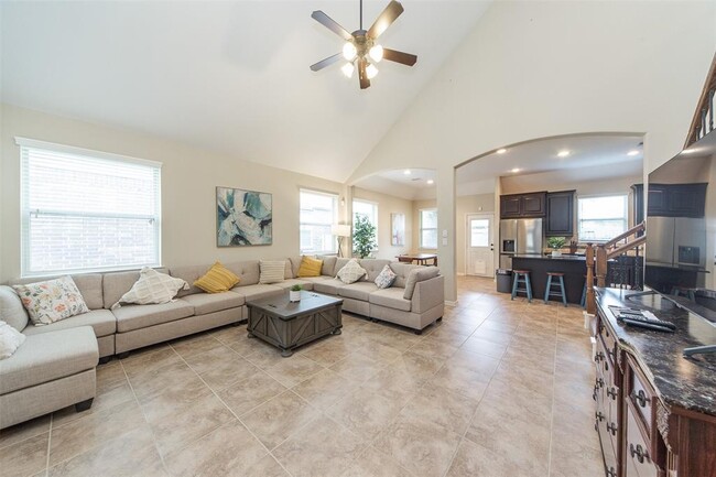 Building Photo - 6411 Tea Tree Dr