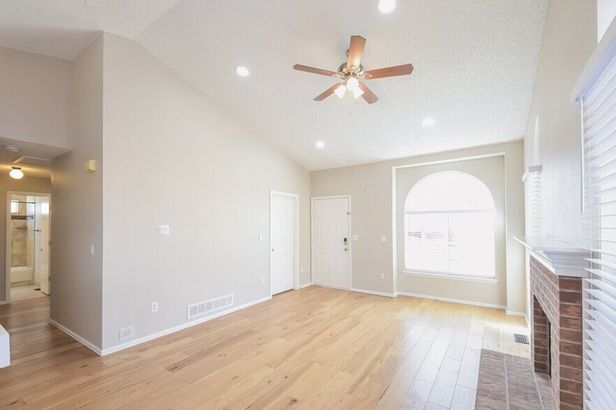 Building Photo - 1315 W 133rd Cir